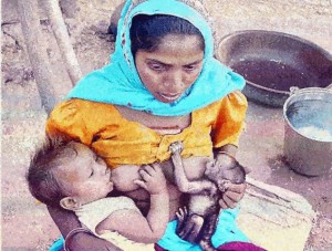 breastfeeding-indian-woman
